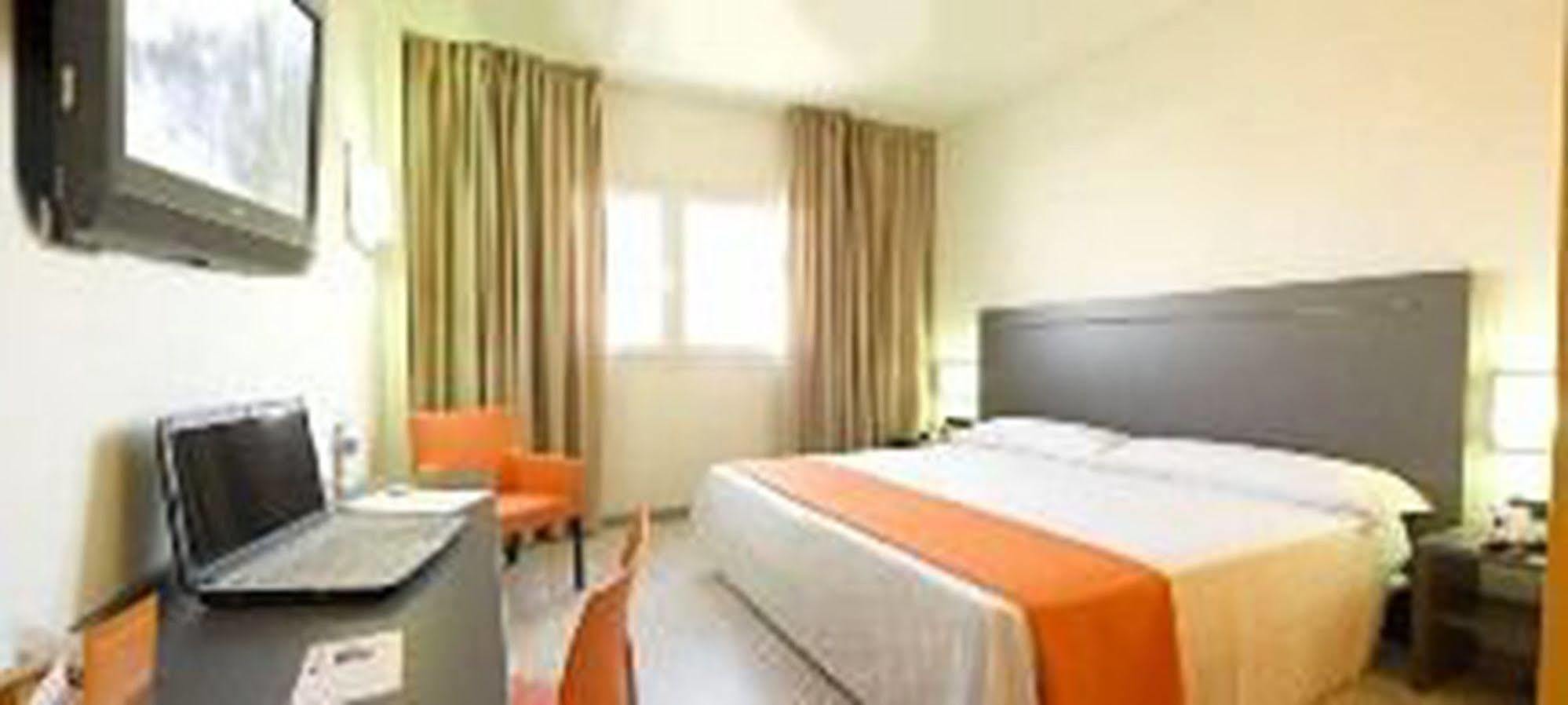 B&B Hotel Barcelona Rubi Luaran gambar